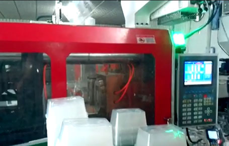 High Speed Robot for thin wall products taking out